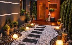 La Catedral - Zen Garden Apartment With Private Sauna & Jacuzzi, Old Town Gdansk